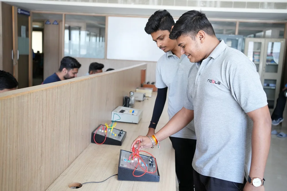 Technology Careers vs Engineering: Not a Competition